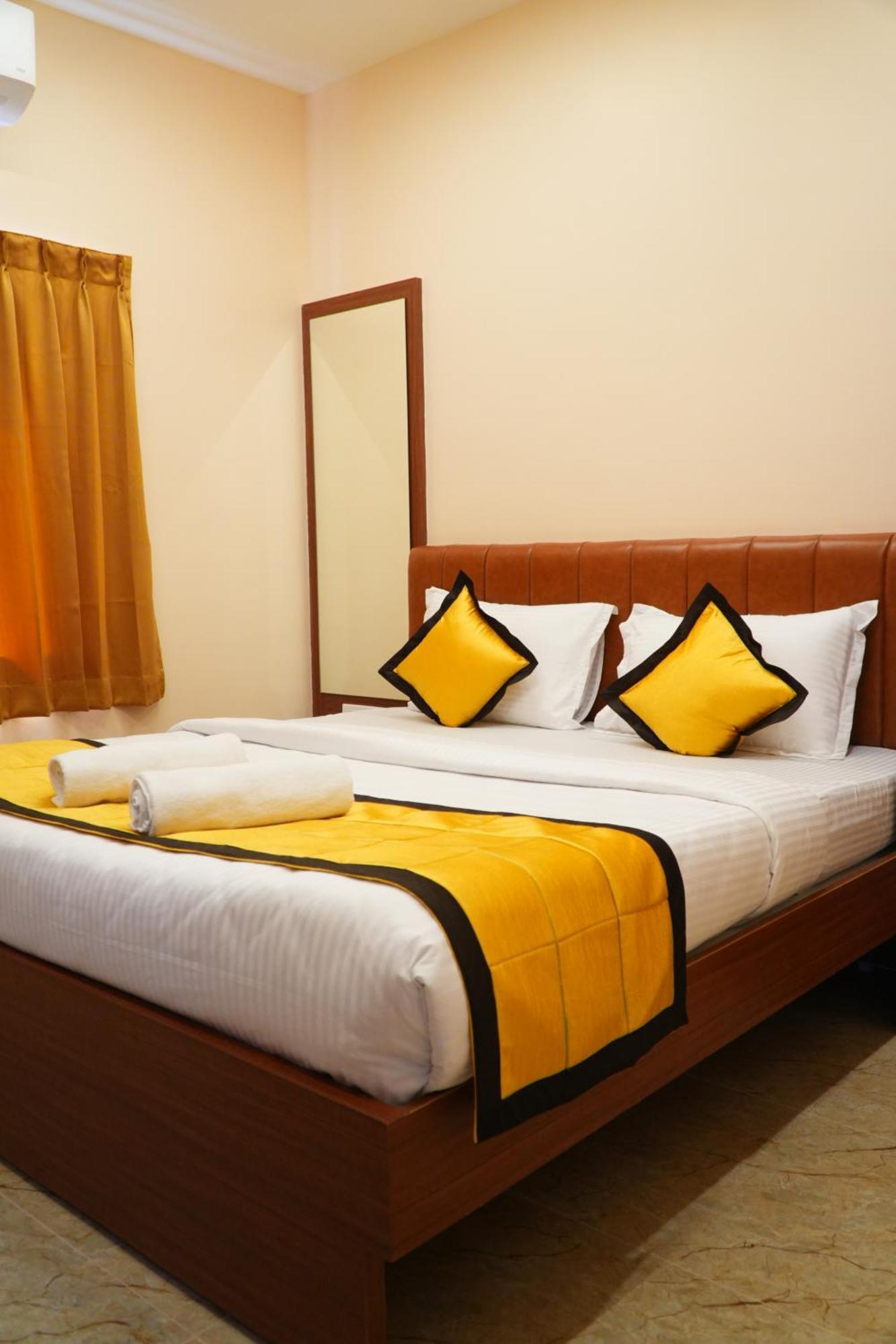 Uj Pallazzio - Business Class Luxury Hotel Tiruvannāmalai Exterior foto