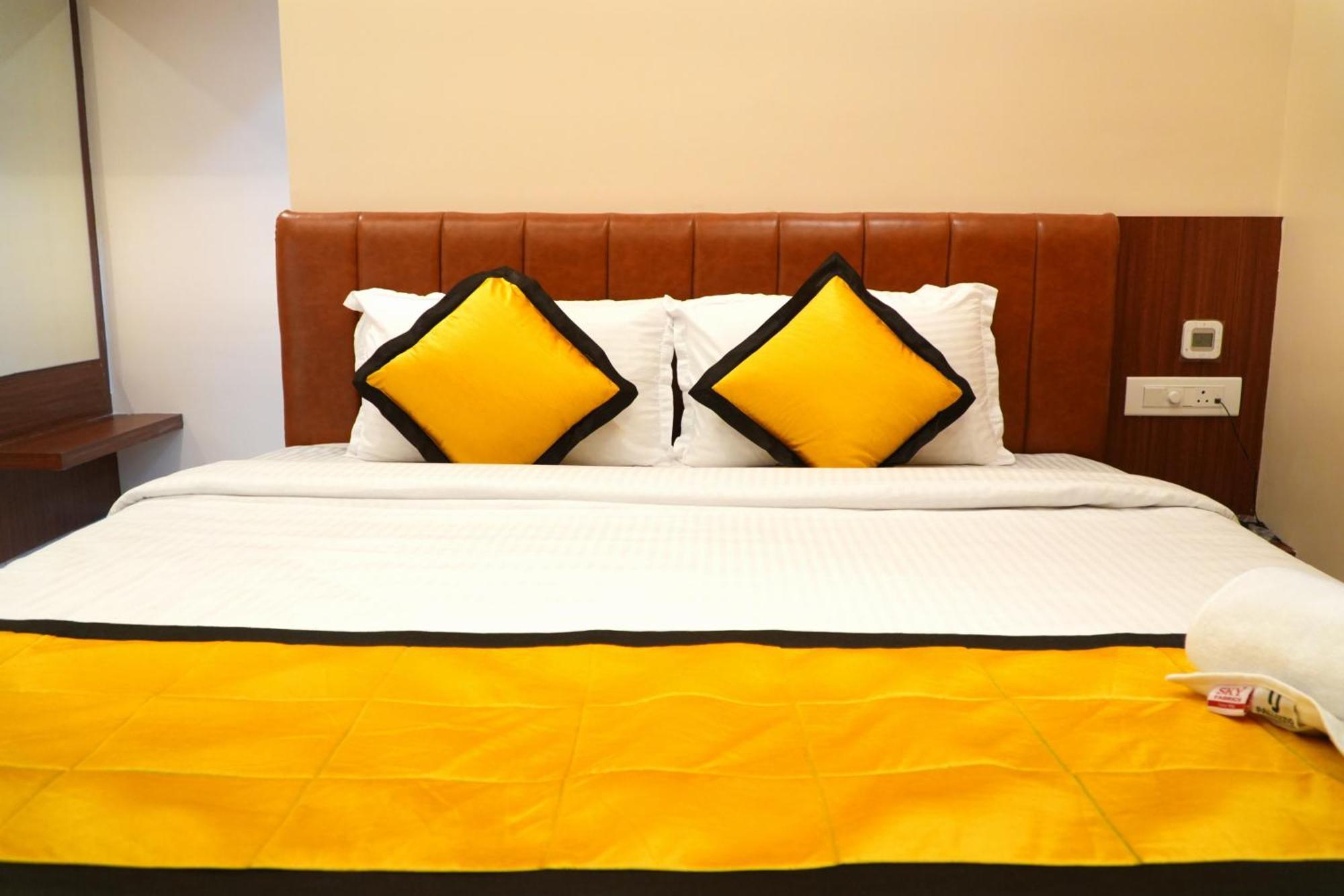 Uj Pallazzio - Business Class Luxury Hotel Tiruvannāmalai Exterior foto